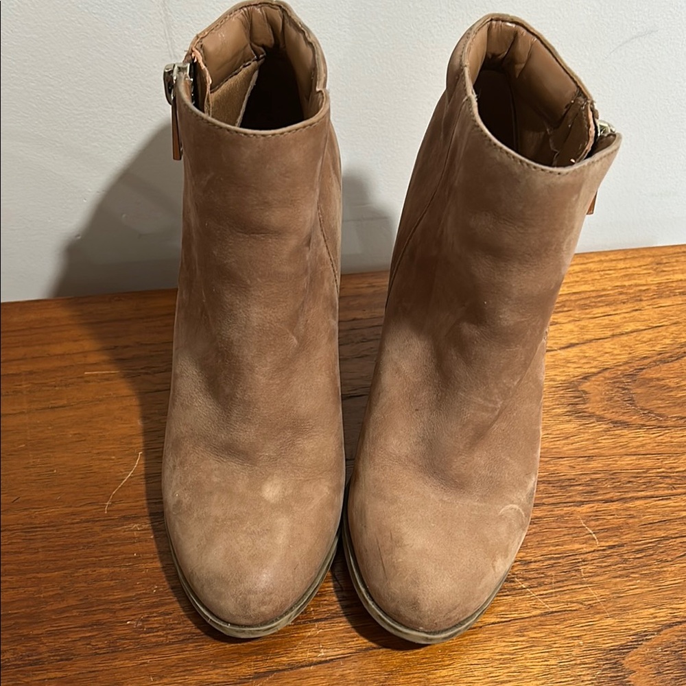 Aldo ankle boot size 8.5